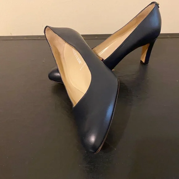 Vallaverde Chic Navy Blue Women’s Leather Heels w/ Letter V on Heel, Sz 8-1/2. - Picture 1 of 14
